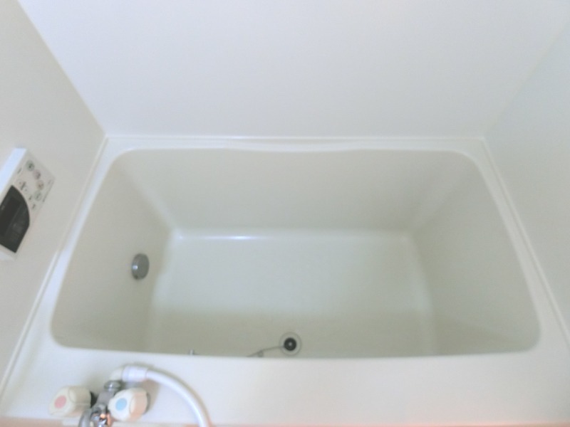 ��ʌ������s�����R���ڂ̃A�p�[�g�̃o�X