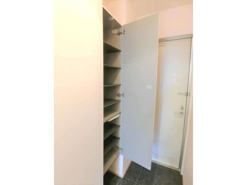 ��ʌ������s�����R���ڂ̃A�p�[�g�̌���