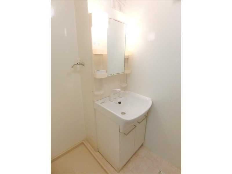 ��ʌ������s�����R���ڂ̃A�p�[�g�̐��ʏ�