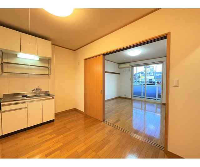 ��ʌ��@�c�s���R���ڂ̃A�p�[�g�̋��ԁE���r���O