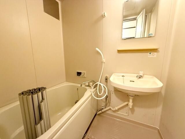 ��ʌ��������܎s�����擌��{�T���ڂ̃A�p�[�g�̃o�X