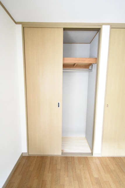 ��ʌ�����s�厚�����̃A�p�[�g�̎��[