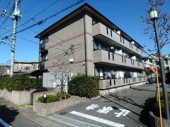 ��ʌ��������܎s�k��g�쒬�P����339-4�̃A�p�[�g�̌����O��