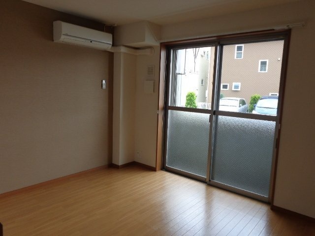 ��ʌ��������܎s�΋擌�Y�a�W���ڂ̃}���V�����̋��ԁE���r���O