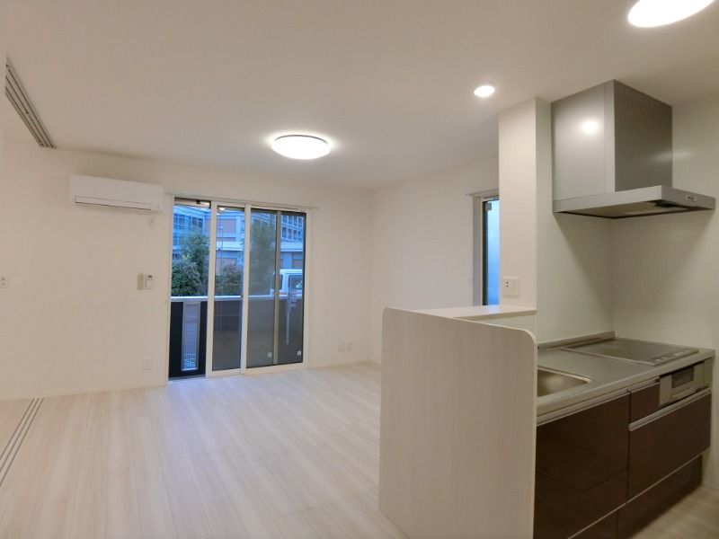 ��ʌ��������܎s�΋�����T���ڂ̃A�p�[�g�̋��ԁE���r���O