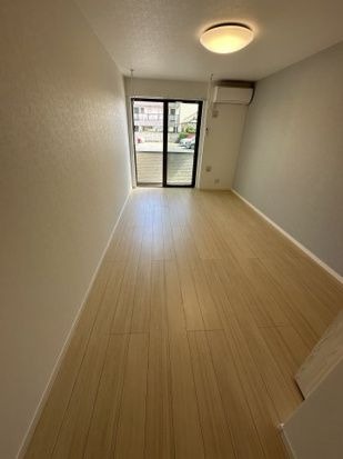 ��ʌ��������܎s�k��{�����Q���ڂ̃A�p�[�g�̋��ԁE���r���O