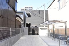 ��ʌ��������܎s��{����ؒ��Q����490-5�̃A�p�[�g�̌����O��