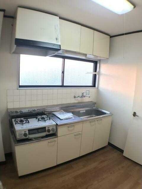 ��ʌ��������܎s��΋撇���Q���ڂ̃}���V�����̃L�b�`��