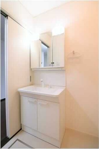 ��ʌ�����s���{���P���ڂ̃A�p�[�g�̐��ʏ�