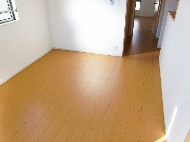 ��ʌ��������܎s��΋搼���R���ڂ̃A�p�[�g�̋��ԁE���r���O