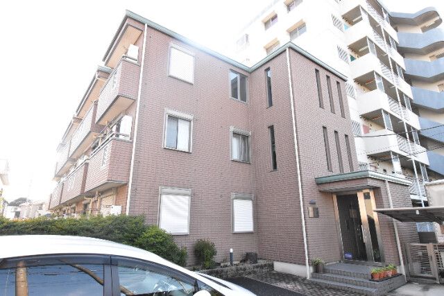 ��ʌ�����s���L�R����7-10�̃}���V�����̌����O��