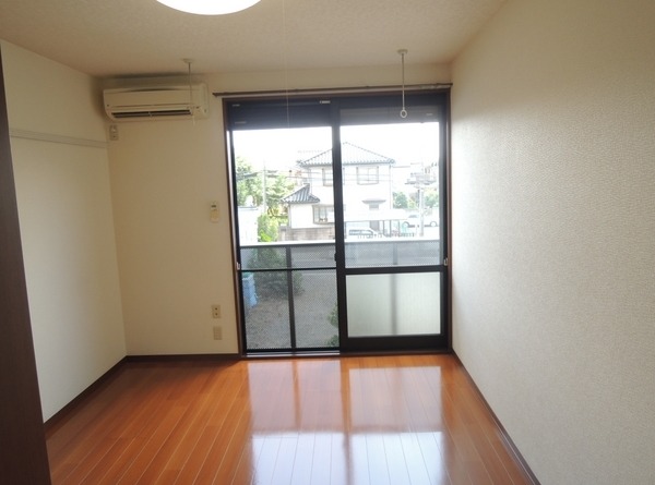 ��ʌ��������܎s��΋搼���̃A�p�[�g�̋��ԁE���r���O