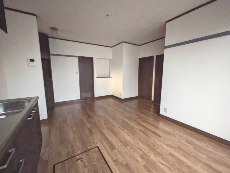 ��ʌ��������܎s�����擌��{�P���ڂ̃A�p�[�g�̋��ԁE���r���O