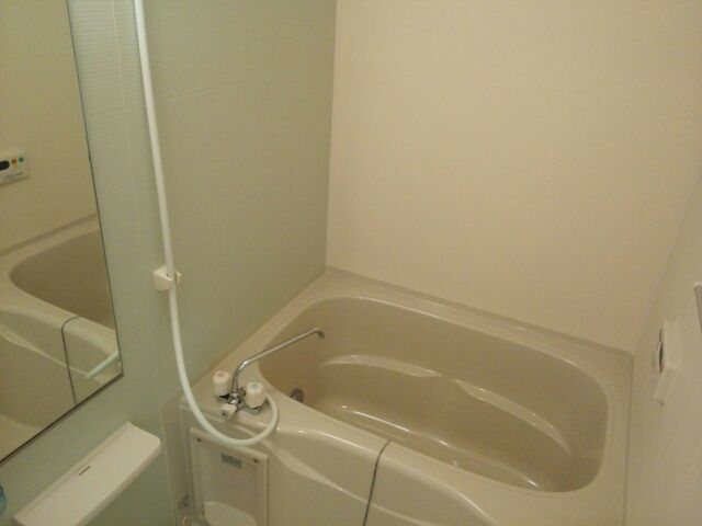 ��ʌ�����s������R���ڂ̃A�p�[�g�̃o�X