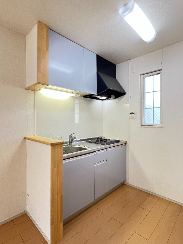 ��ʌ�����s������R���ڂ̃A�p�[�g�̃L�b�`��