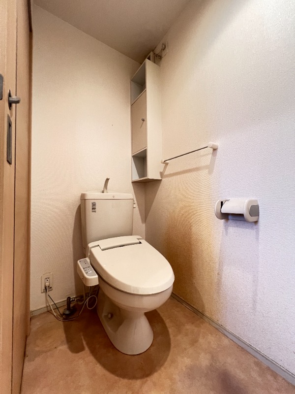 ��ʌ�����s������R���ڂ̃A�p�[�g�̃g�C��