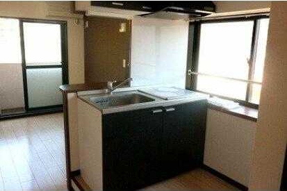 ��ʌ��������܎s��{����ؒ��S���ڂ̃}���V�����̃L�b�`��