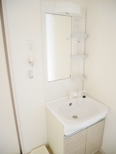 ��ʌ��@�c�s�Β��R���ڂ̃A�p�[�g�̐��ʏ�