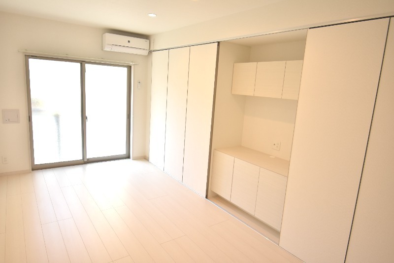 ��ʌ��������܎s��{����ؒ��Q���ڂ̃A�p�[�g�̋��ԁE���r���O