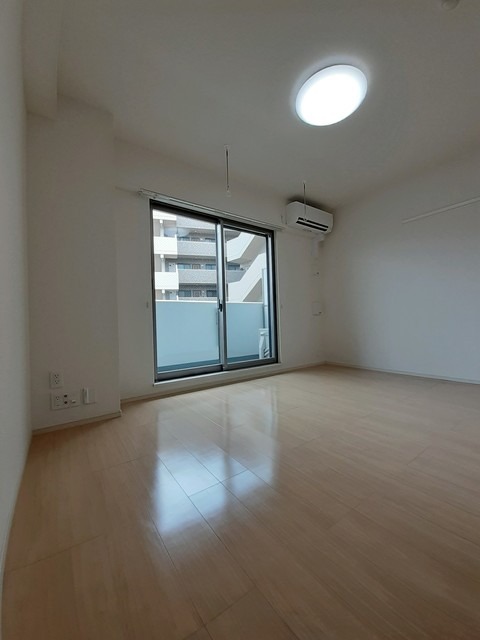 ��ʌ��������܎s�Y�a�搣����Q���ڂ̃}���V�����̋��ԁE���r���O