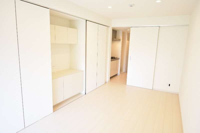 ��ʌ��������܎s��{����ؒ��Q���ڂ̃A�p�[�g�̂��̑������E�X�y�[�X