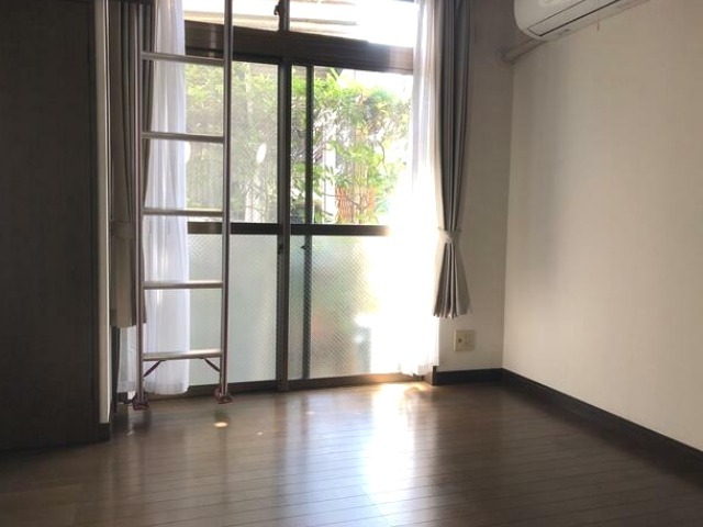 ��ʌ��������܎s��{��������P���ڂ̃A�p�[�g�̋��ԁE���r���O