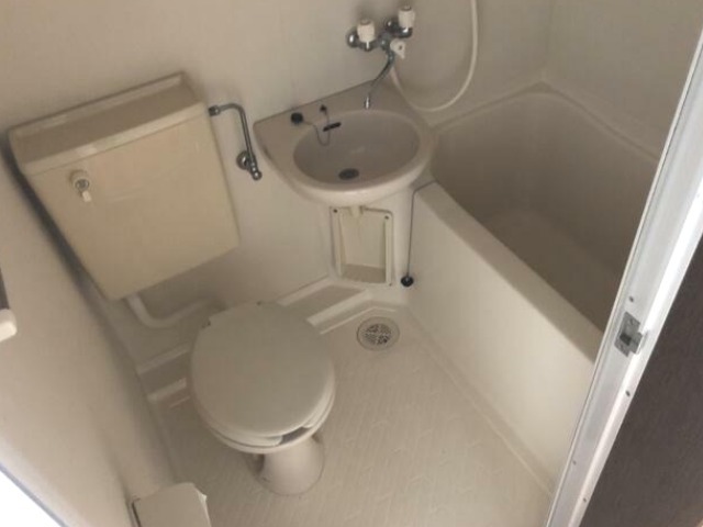 ��ʌ��������܎s��{��������P���ڂ̃A�p�[�g�̃o�X