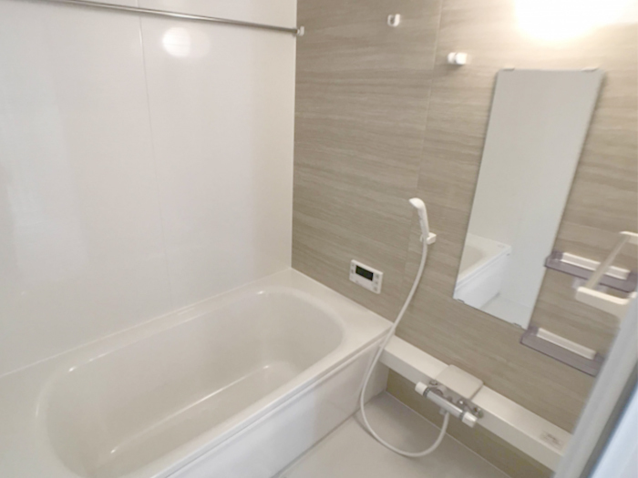 ��ʌ��z�J�s���C�N�^�E���X���ڂ̃A�p�[�g�̃o�X