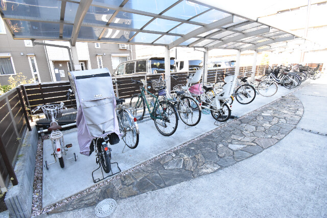 ��ʌ��z�J�s���C�N�^�E���X���ڂ̃A�p�[�g�̂��̑�