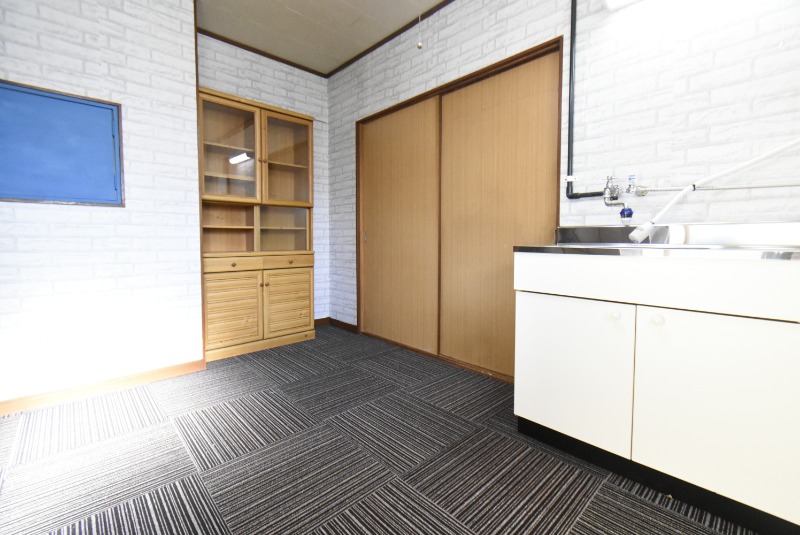 ��ʌ��������܎s�����擌��{�S���ڂ̃}���V�����̋��ԁE���r���O