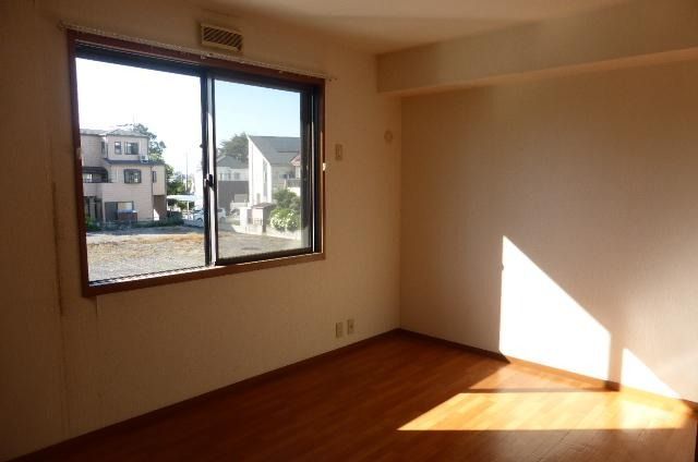 ��ʌ�����s�����Q���ڂ̃A�p�[�g�̋��ԁE���r���O