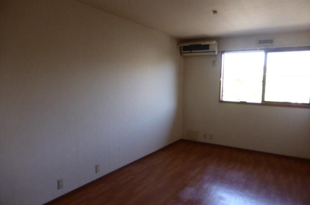 ��ʌ�����s�����Q���ڂ̃A�p�[�g�̂��̑������E�X�y�[�X