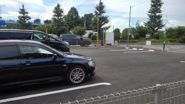 ��ʌ��������܎s����{�O���̃A�p�[�g�̒��ԏ�