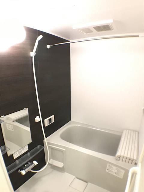 ��ʌ�����s�씵���J�S���ڂ̃A�p�[�g�̃o�X