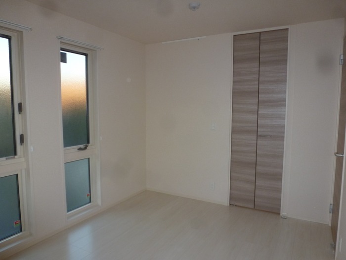 ��ʌ�����s�핽�Q���ڂ̃A�p�[�g�̂��̑������E�X�y�[�X