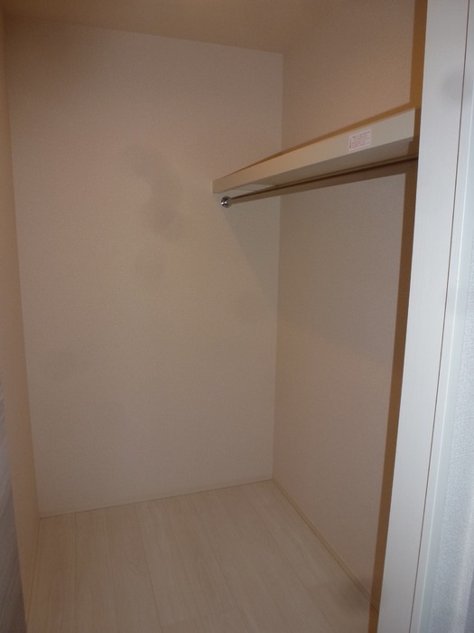 ��ʌ�����s�핽�Q���ڂ̃A�p�[�g�̎��[