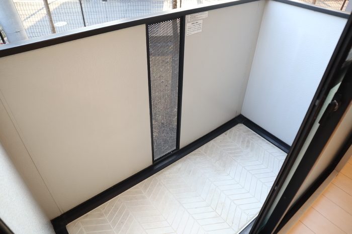 ��ʌ��k�����S�ɓޒ��厚�H�т̃A�p�[�g�̃o���R�j�[