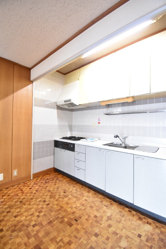 ��ʌ��������܎s��{��听���R���ڂ̃}���V�����̃L�b�`��