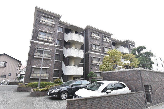 ��ʌ��������܎s��{��听���R����617-3�̃}���V�����̌����O��