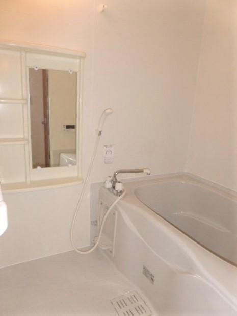 ��ʌ�����s�؂S���ڂ̃A�p�[�g�̃o�X