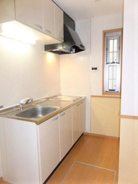 ��ʌ�����s�؂S���ڂ̃A�p�[�g�̃L�b�`��