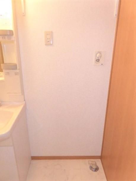 ��ʌ�����s�؂S���ڂ̃A�p�[�g�̐��ʏ�