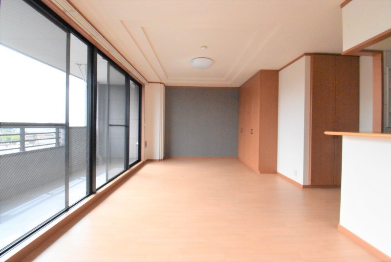 ��ʌ��z�J�s�V�z�J�Q���ڂ̃}���V�����̋��ԁE���r���O