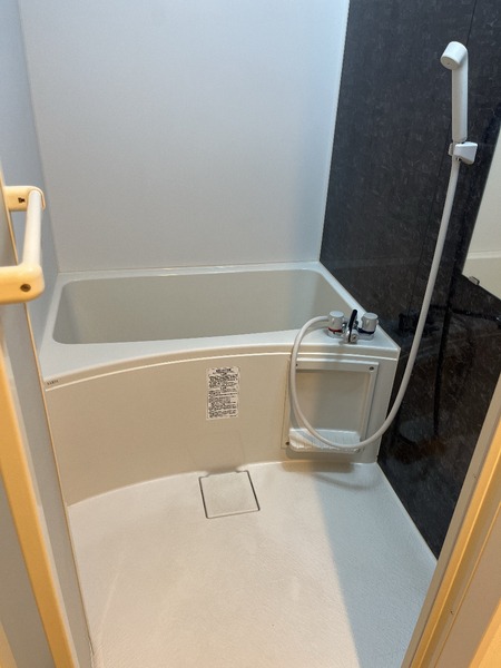 ��ʌ��������܎s��΋���q�P���ڂ̃A�p�[�g�̃o�X