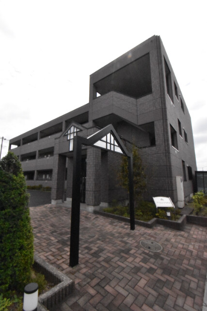 ��ʌ��z�J�s�V�z�J�Q���ڂ̃}���V�����̃G���g�����X