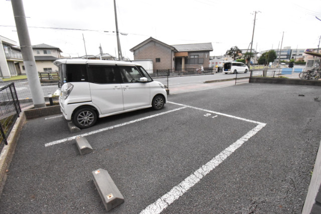 ��ʌ��z�J�s�V�z�J�Q���ڂ̃}���V�����̒��ԏ�