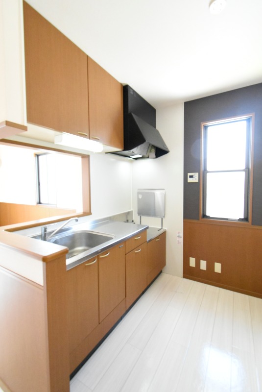 ��ʌ��������܎s��{��O���S���ڂ̃A�p�[�g�̃L�b�`��