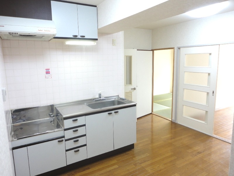 ��ʌ��������܎s�����擌��{�T���ڂ̃}���V�����̋��ԁE���r���O