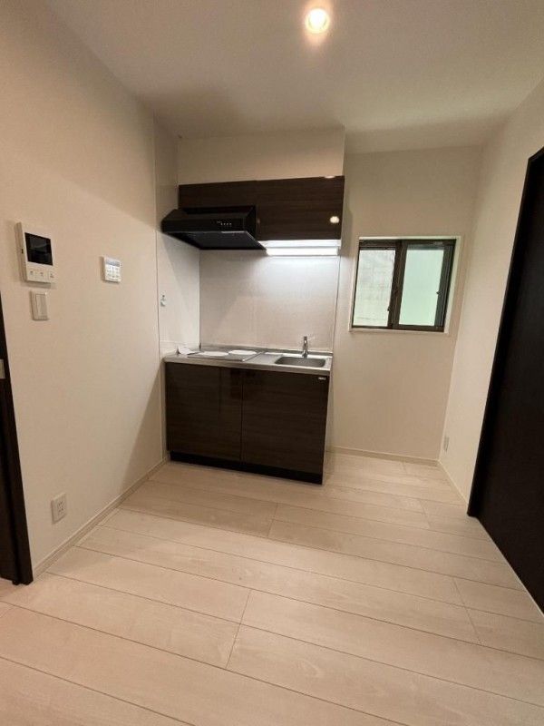 ��ʌ��������܎s��{��O���Q���ڂ̃A�p�[�g�̃L�b�`��