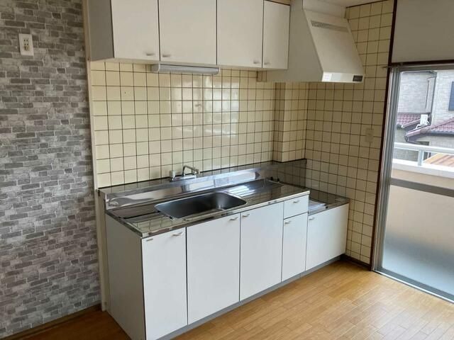 ��ʌ��������܎s������厚�@���̃}���V�����̃L�b�`��